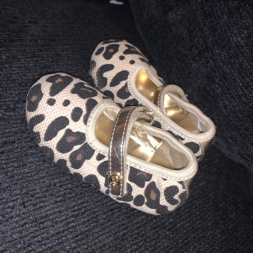 BRAND NEW Toddler Size 4 Stuart Weitzman Shoes 💕